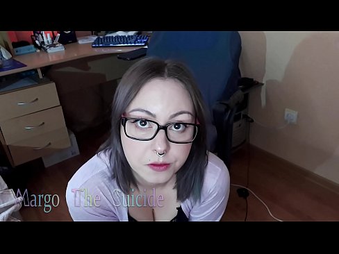 ❤️ Kynþokkafull stelpa með gleraugu sýgur dildó djúpt á myndavélinni ❤️❌ Klám hjá okkur is.myinvest.top ❤
