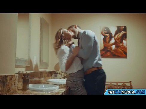 ❤️ Þegar busty ljóska tælir þig á almenningssalerni ❤️❌ Klám hjá okkur is.myinvest.top ❤
